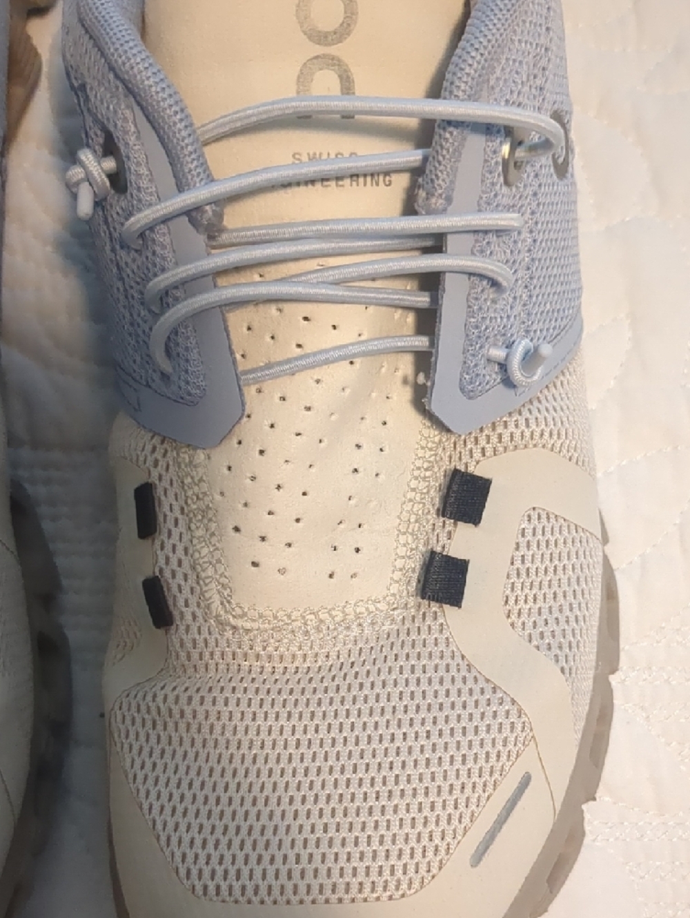 On Running Cloud 5 Sneakers - Picture 2 of 10